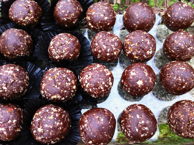 20 raw chocolate truffles.