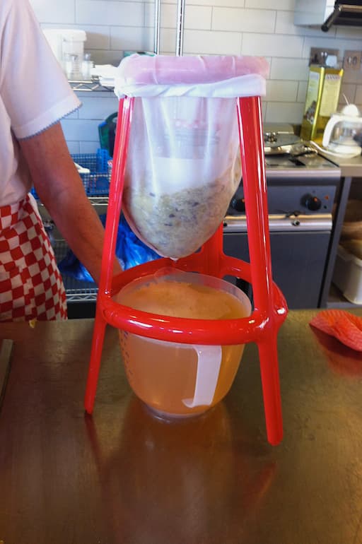 Jelly bag in action at River Cottage.