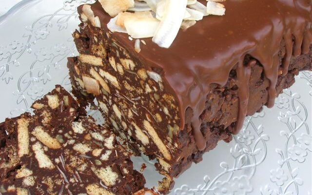 Chocolate Biscuit Birthday Cake aka Tiffin