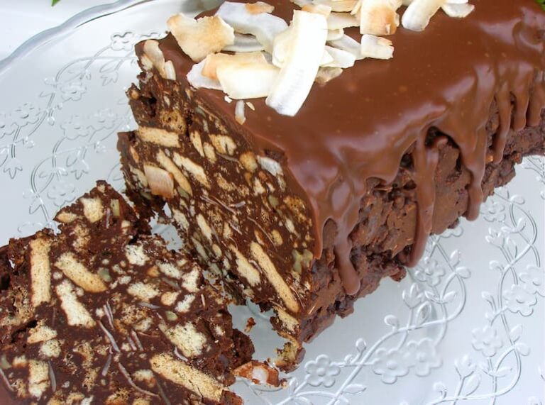 Chocolate biscuit birthday cake aka tiffin.