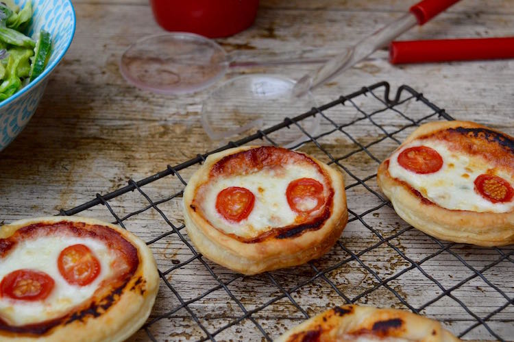 Puff Pizza Pies