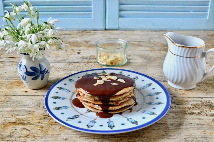 Wholemeal Spelt Pancakes with Coffee Cardamom Chocolate Sauce