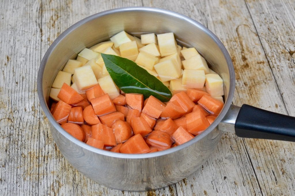 Carrot and store turnip mash