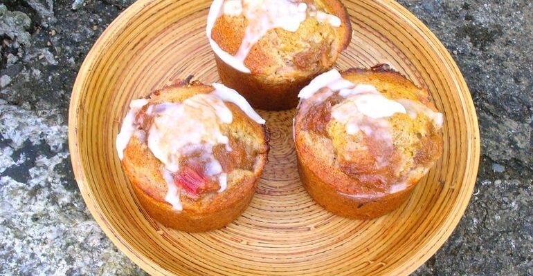 Rhubarb Honey Cakes flavoured with rose aka Nonnettes.