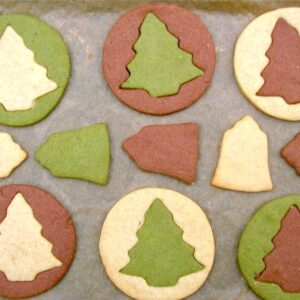 Christmas butter biscuits flavoured respectively with chocolate, vanilla and matcha.
