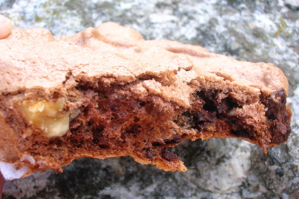 Chocolate, Apricot and Walnut Meringues Tin and Thyme