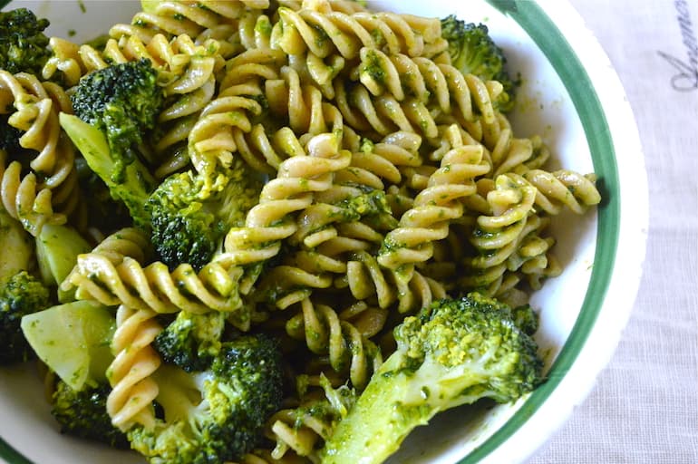A bowl of broccoli pesto pasta.