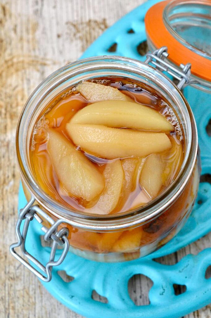 Poached Pears In White Wine Tin and Thyme