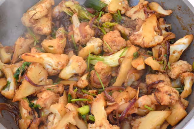 Bang bang cauliflower cooked and ready to serve.
